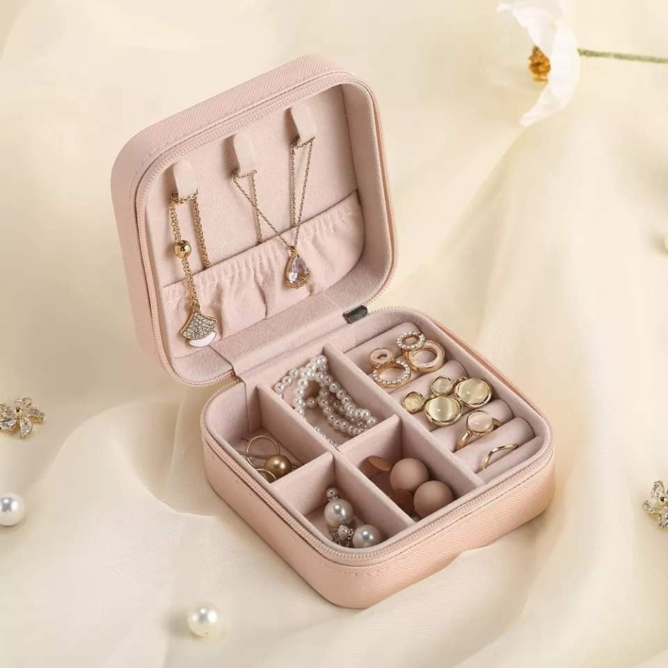 Portable Jewelry Storage Box | Leather Organizer | Travel Case | Multipurpose Gift Box For Jewellery & Hair Accessories (Random Colour)